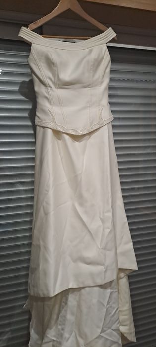 Vestido de noiva e véu