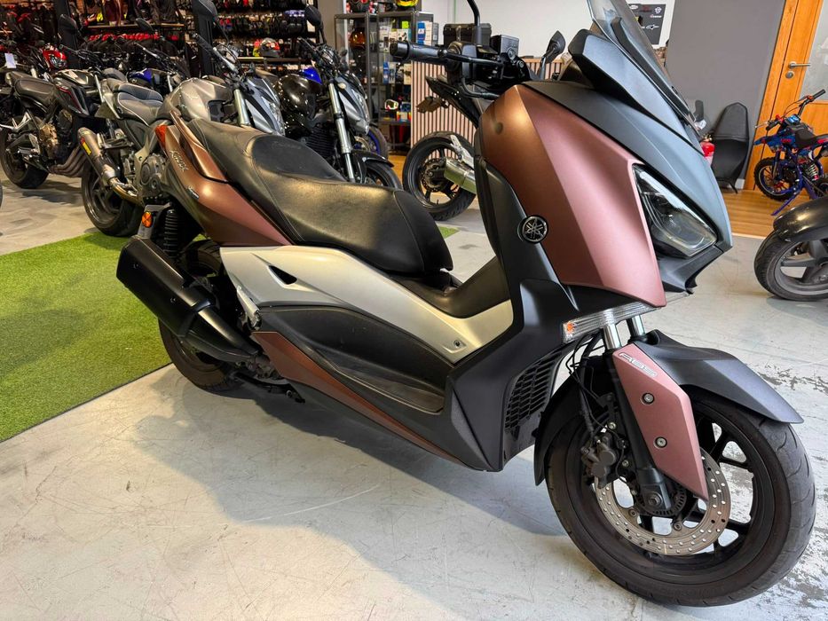 VENDO YAMAHA X-MAX 300 ANO 2017
