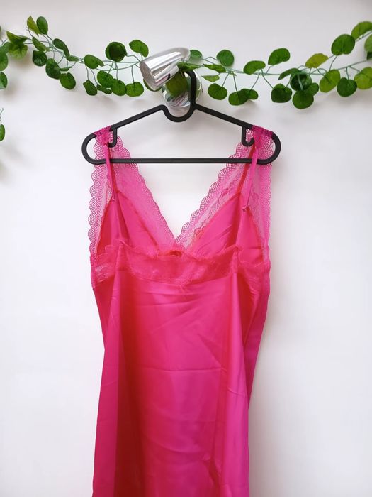 Vestido de Lingerie Rosa Fúcsia