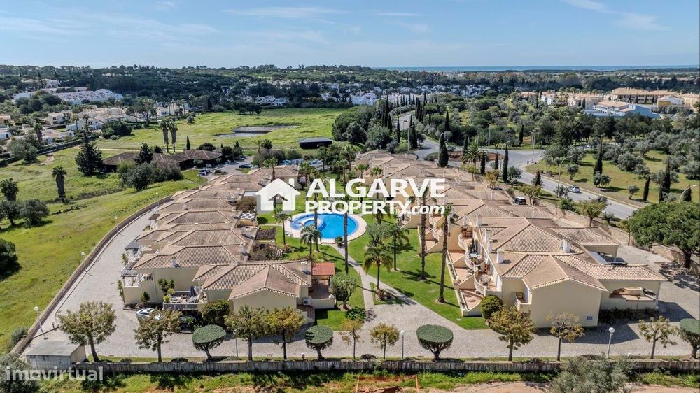 Moradia V2+2 junto do golfe e a 5 min. da Praia e da Marina de Vilamou
