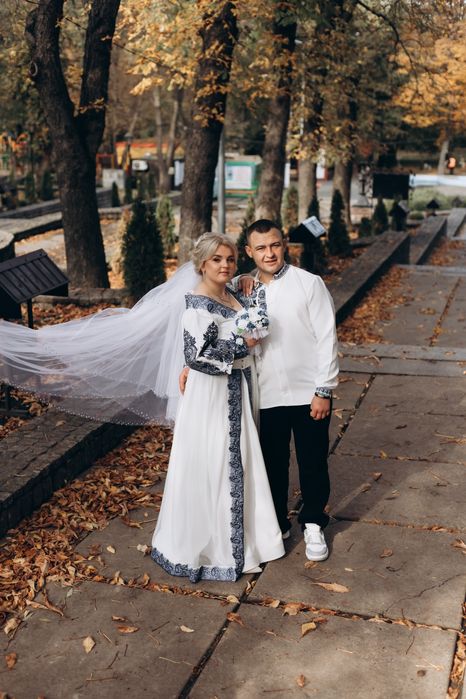 Продам весільний комплект