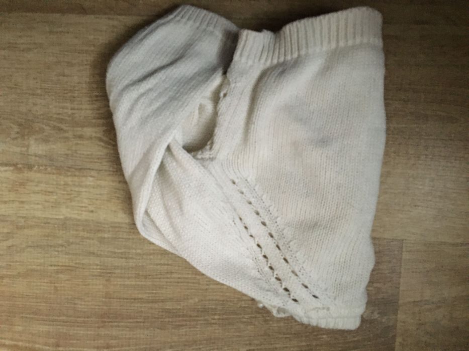 Piękny koronkowy beżowy krótki sweterek narzutka perełki Next 68