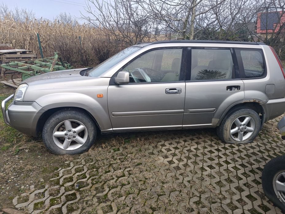 W Całości lub na Części Nissan Xtrail