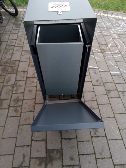 Kosz na śmieci metalowy