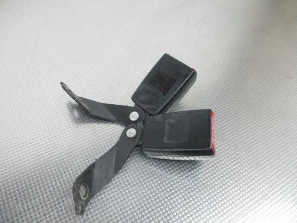 Encaixe de cinto trás esquerdo AUDI TT (8N3)