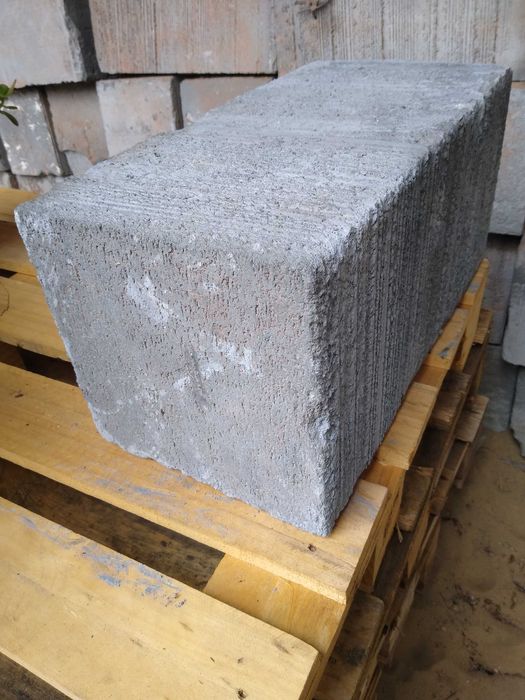 Cegła czerwona stara