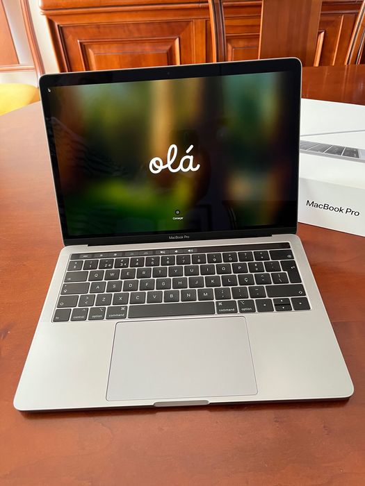 Macbook Pro 13” Touch Bar Intel Core i5 3.9GHz 8GB Ram 256GB SSD