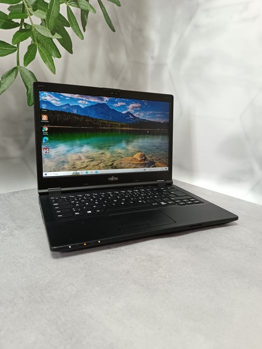 Ноутбук Fujitsu LIFEBOOK E448/i3-7020U/8 GB/256/14" HD/для навчання