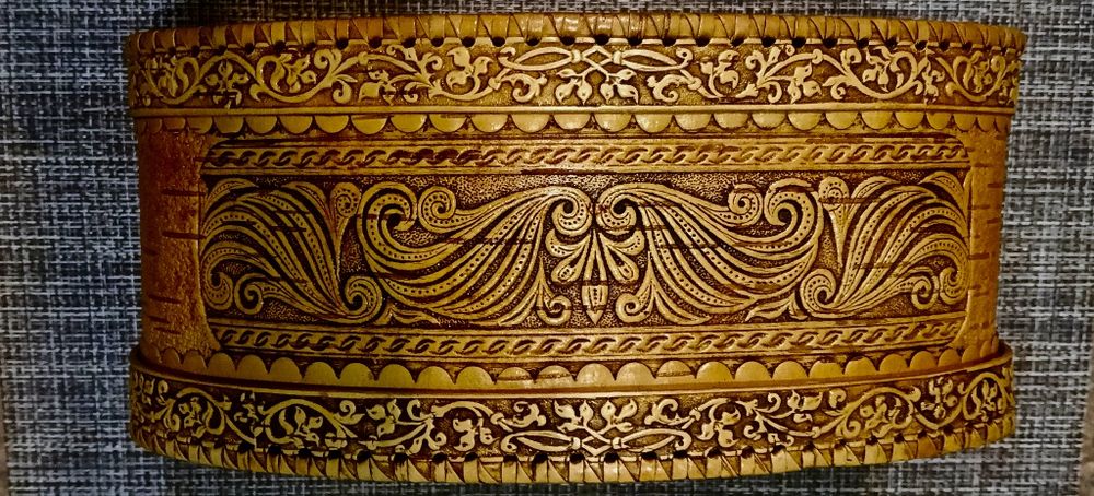 Туес ( хлебница ) из бересты ,  с  рисунком ( тиснение )