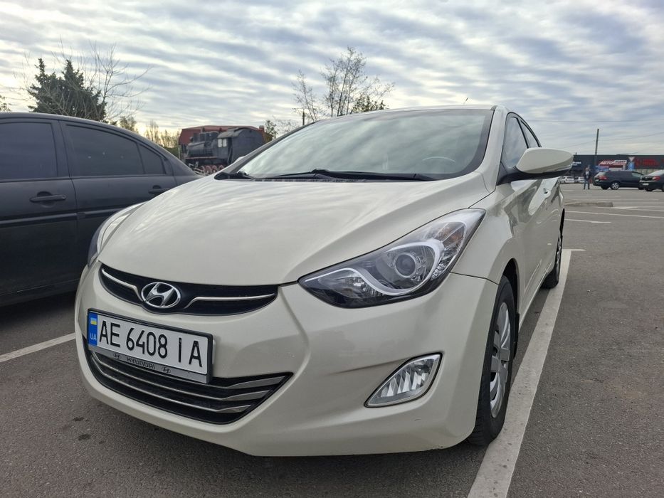 Продам офіційну Hyundai elantra
