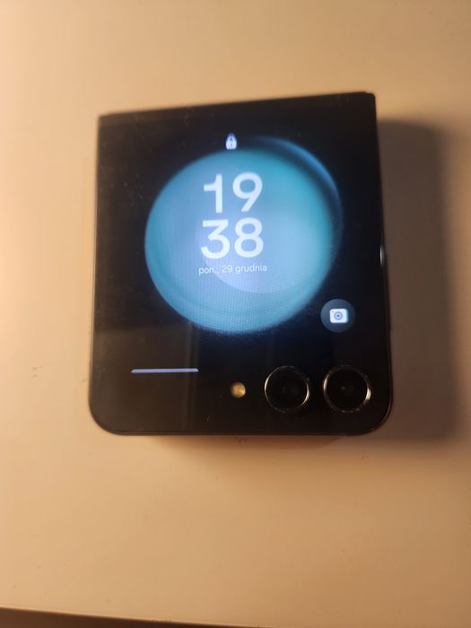 Z Flip 5 512gb  z martwymi pikselami