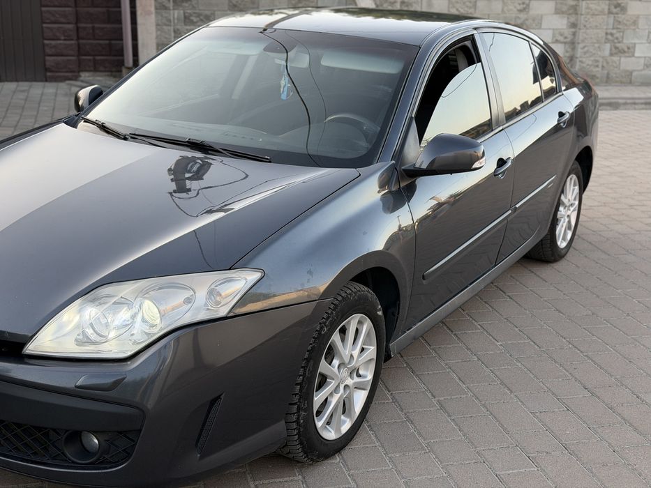 Renault Laguna III гарний стан, чудова техніка.