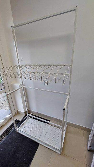 Stojak, ekspozytor - kolor biały