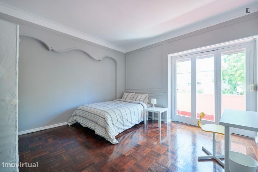 Quarto - localizado em Entrecampos Lisbon