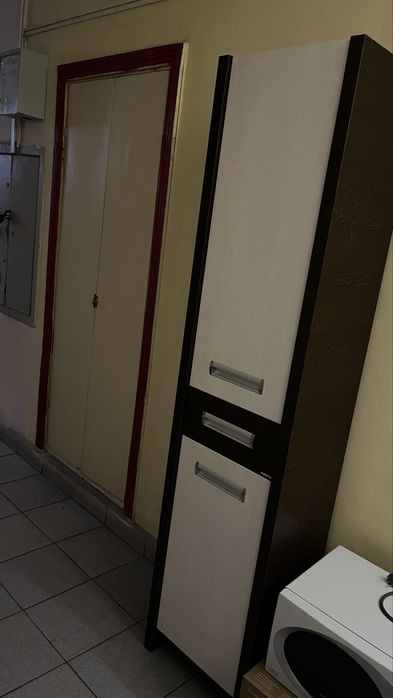 Шафа з корзиною в ванную кімнату