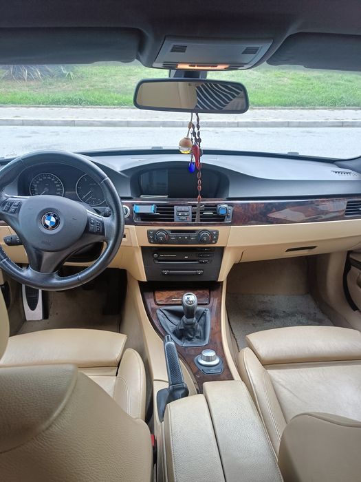 BMW 320d Touring E91 LCI 177cv | Manual | Pele | Jantes 18" | 226.245 km