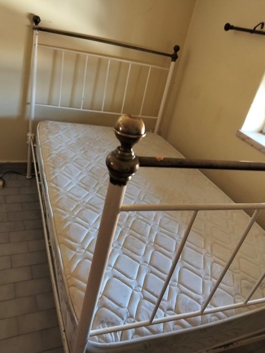 Cama e colchão 165x100