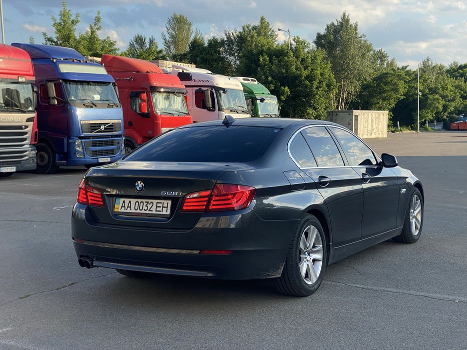 BMW 528 в кузові f10 ЦІЛА НЕ БИТА