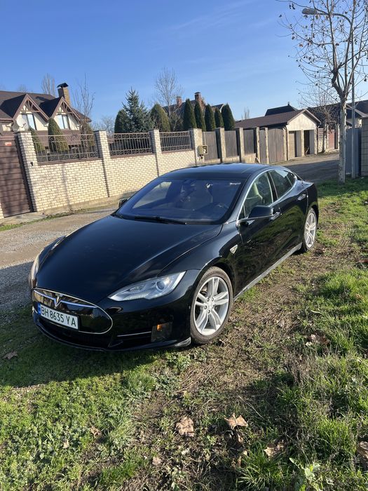 Tesla model S 90D 2015г