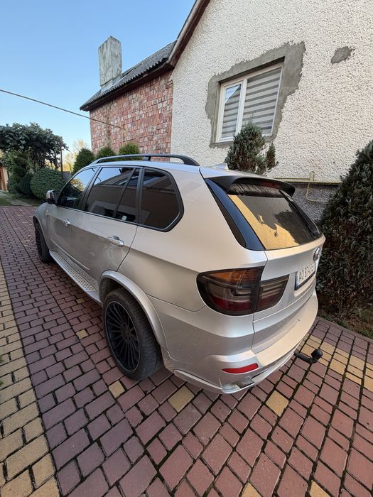 BMW X5 E70 ………..