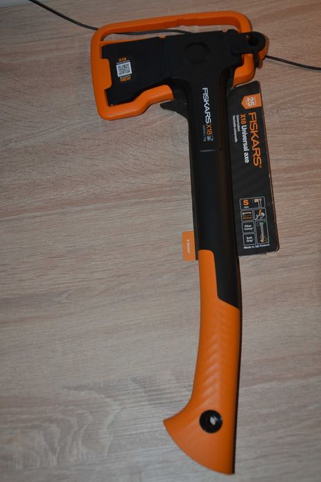 Універсальна сокира топор Fiskars 18 Finland оригінал