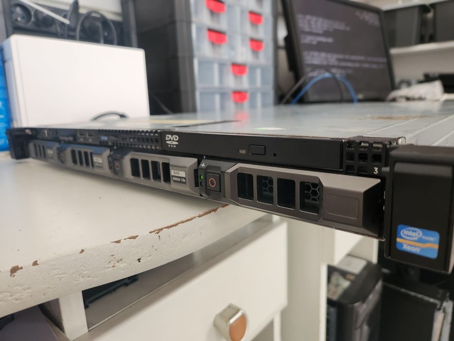 Serwer Dell R420 Xeon 2xE5-2450 Ram48GB 4x300GB