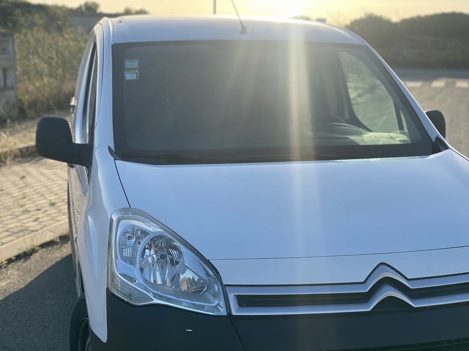 Alugo Carrinha comercial