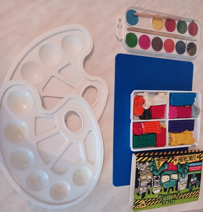 Пластилін, краски. За все 100 грн