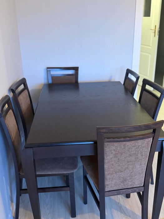 Komplet stół rozkładany z krzesłami