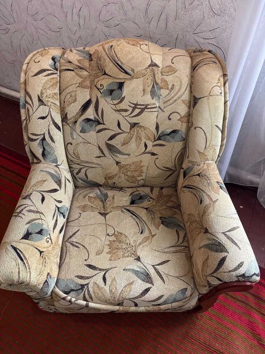 Диван раскладной + 2 кресла