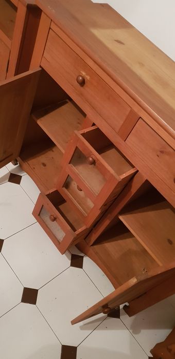 Móvel de madeiea usado