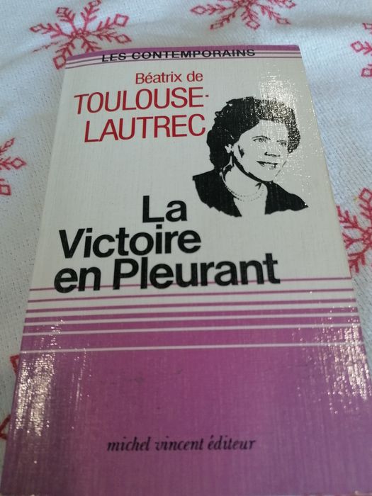 La victoire em pleurant. Portes de envio incluídos.