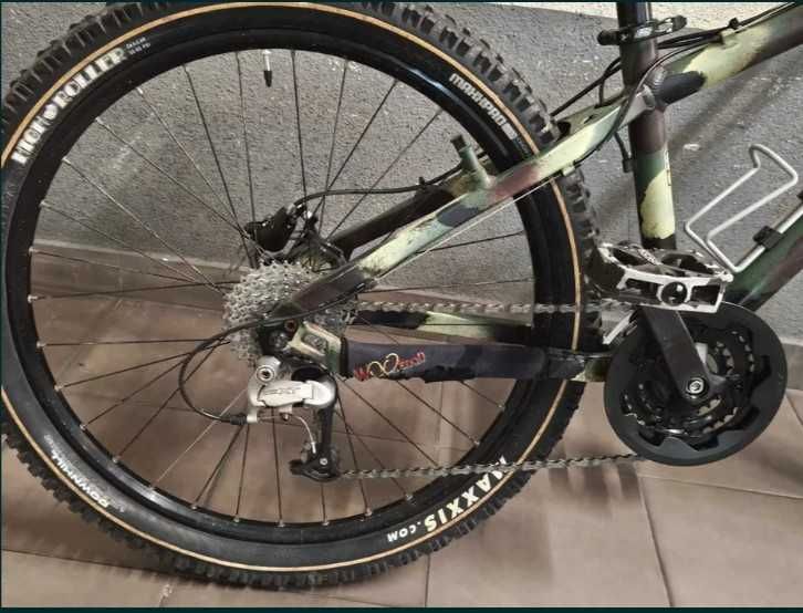 Bicicleta SCOTT Voltage YZ BOMB