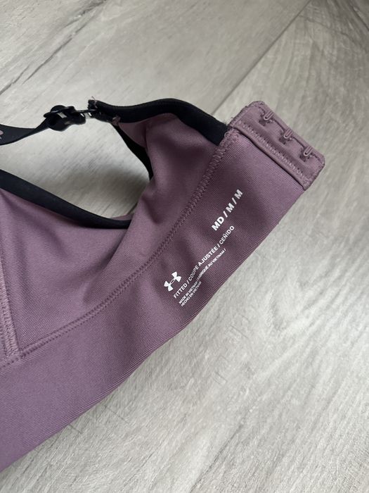 Спортивные поддерживающие  топы under armour