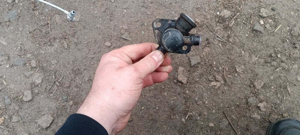 Головний цліндр ауді 100с4