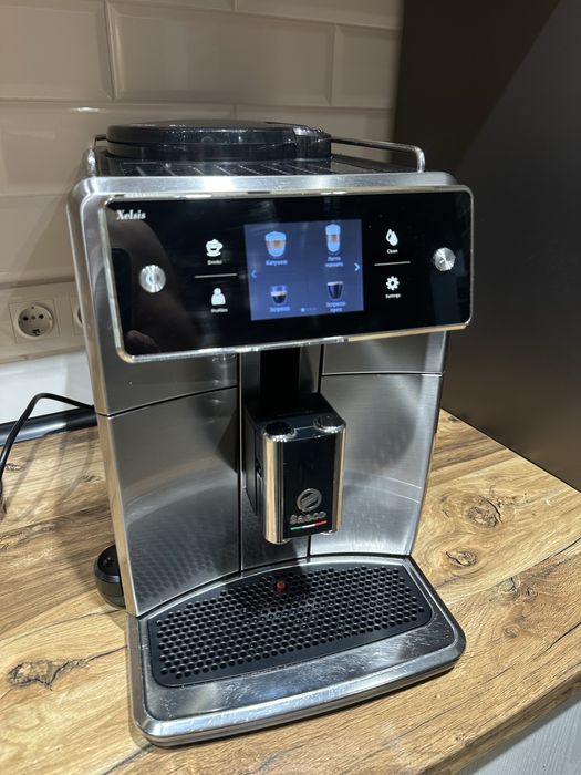 Продам кавоварку Saeco Xelsis