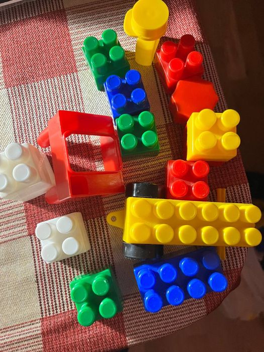 Продам детский конструктор