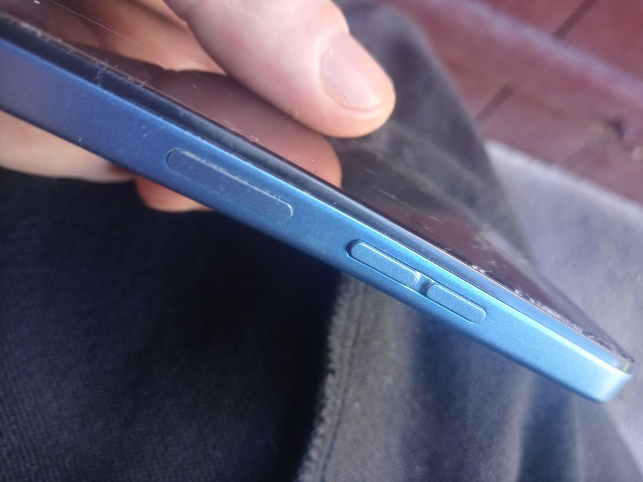 Telefon motorola e15 uszkodzony