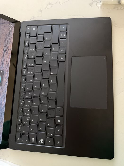Microsoft surface laptop 4 (13.5” | Intel i5 | 8GB RAM| 512 GB SSD)
