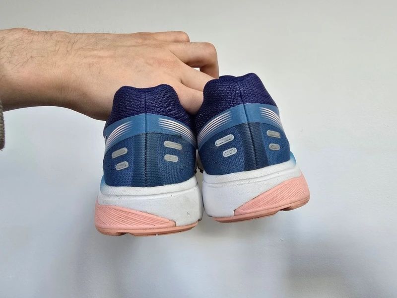 Buty Asics GT-1000 rozm. 39,5 do biegania running shoes