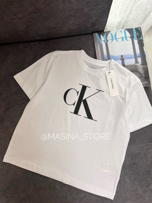 Нова жіноча футболка Calvin Klein біла M Boxy Fit оригінал Келвін Кляй