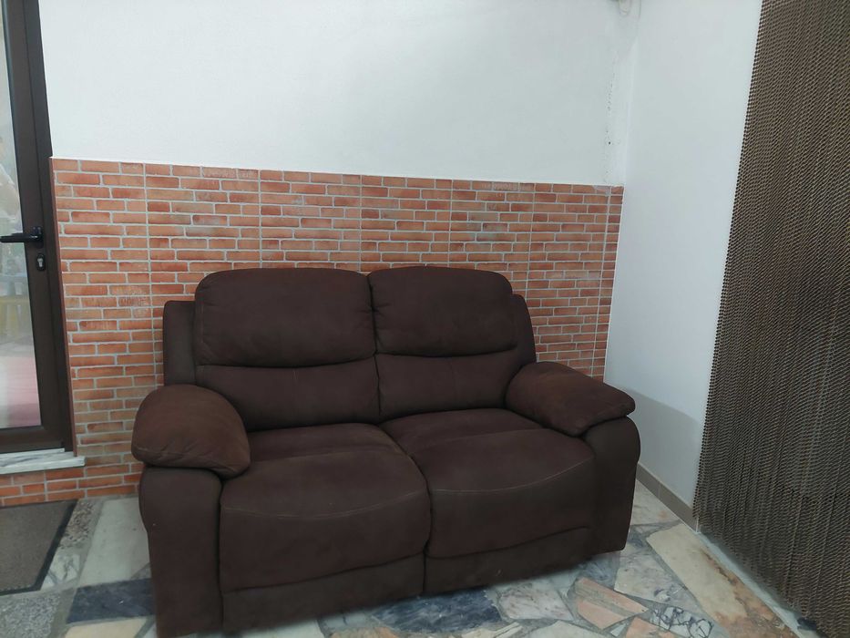 Sofá em Pele Aveludada com Relax - 2 Lugares