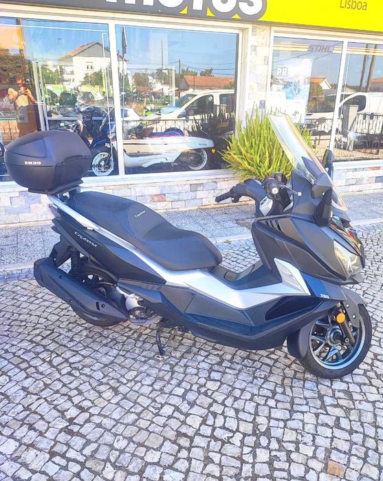 SYM Cruisym 300 ABS 2019 Elegante, confortável e pronta para o dia a dia ou viajar