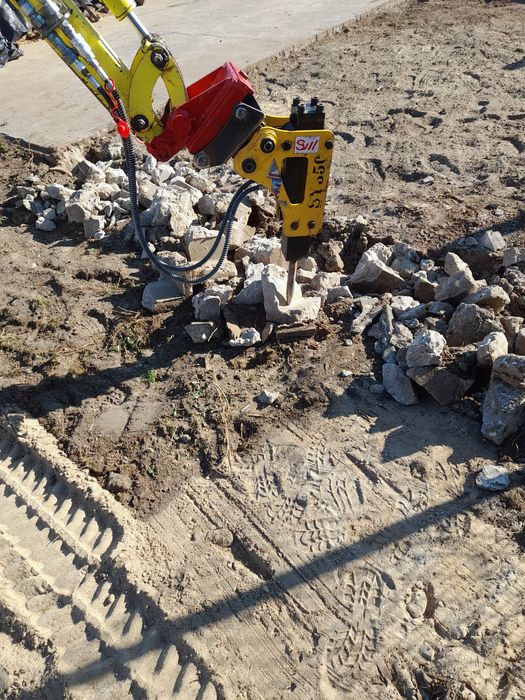Usługi Minikoparką, Kucie młotem hydraulicznym