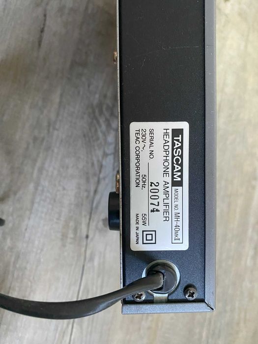 Amplificador de Auscultadores TASCAM MH 40 MK II - Oportunidade