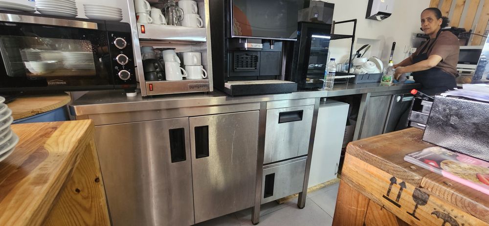 Vende-se bancadas de inox