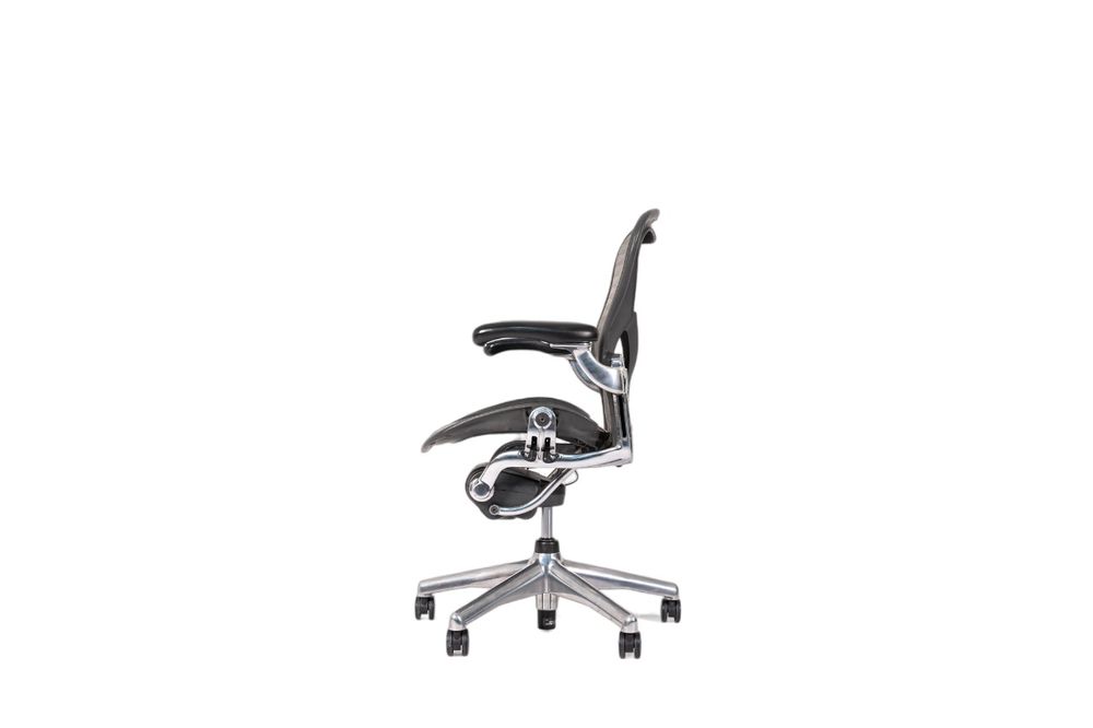 Cadeira Herman Miller modelo aeron executive - estrutura polida - posturefit