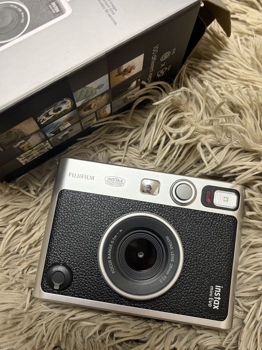 Камера Instax mini evo нова!!