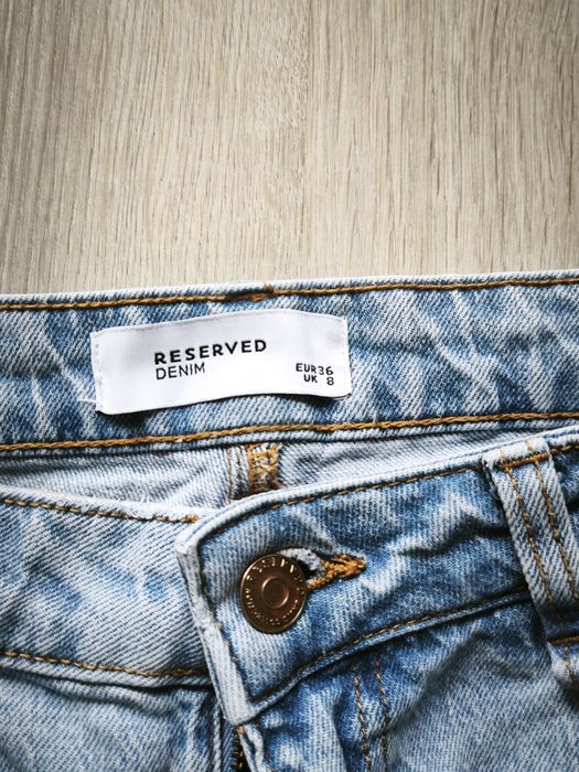 Світлі джинси кльош Reserved