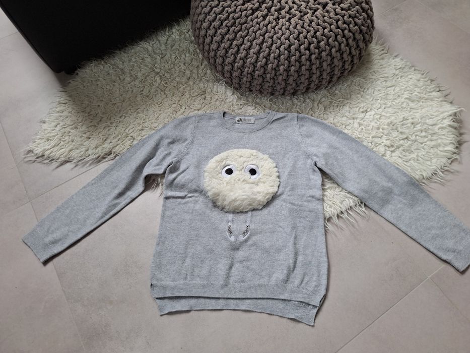 Sweterek firmy H&M..